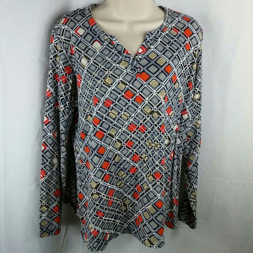 Geometric print stretch top